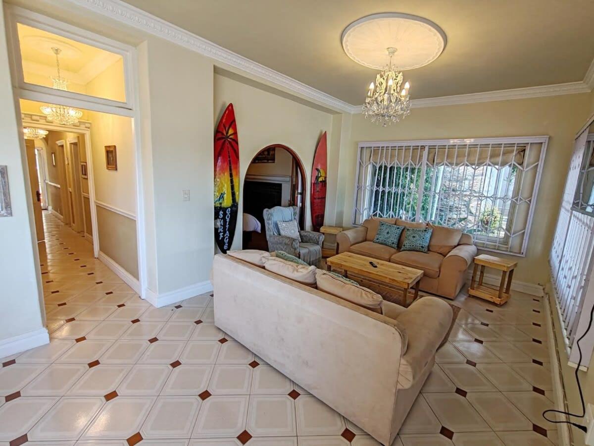 Caradoc House * Muizenberg